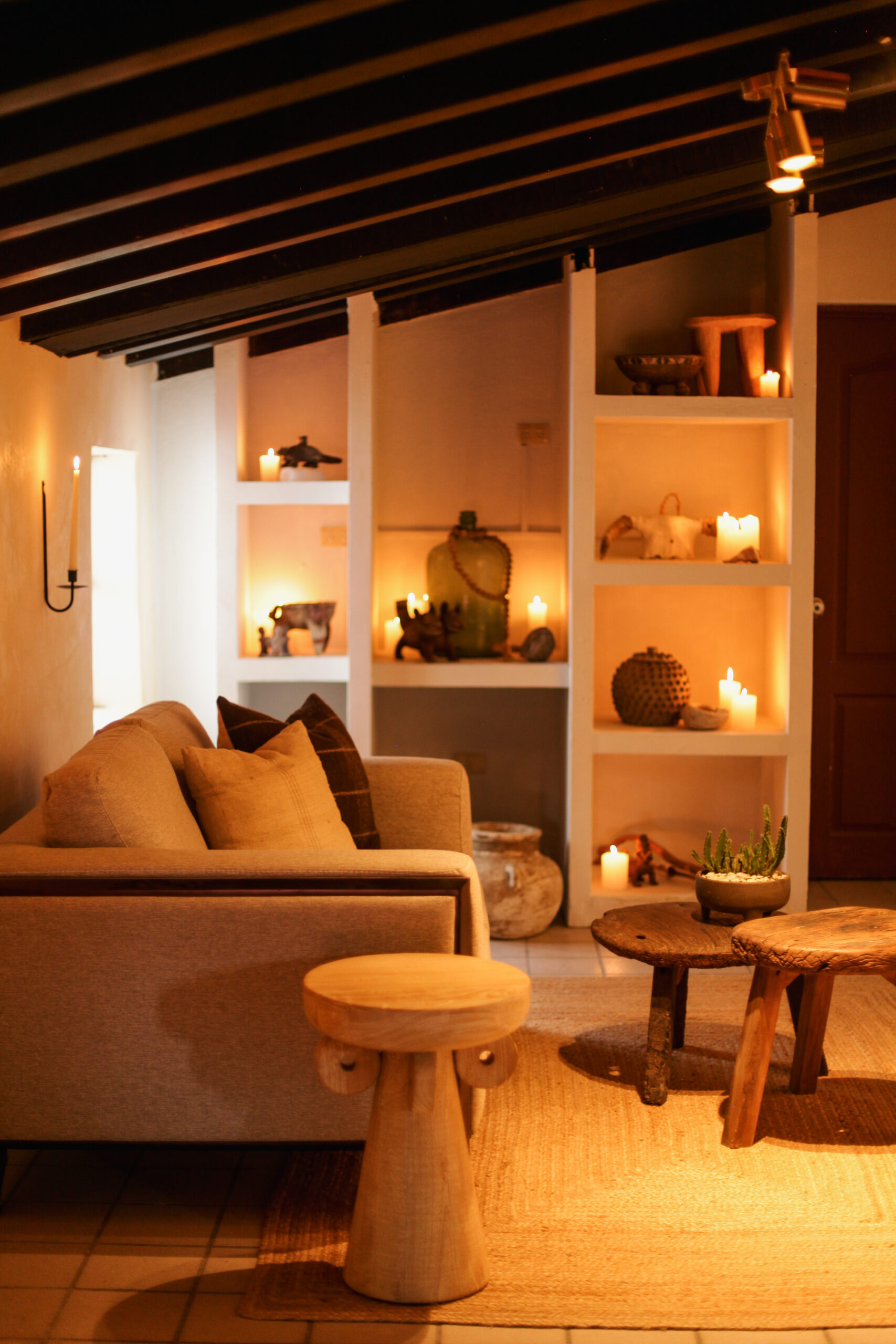 Osto Room Entry Room_